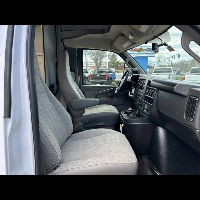2026 Chevrolet Express Commercial Cutaway Base thumbnail 12