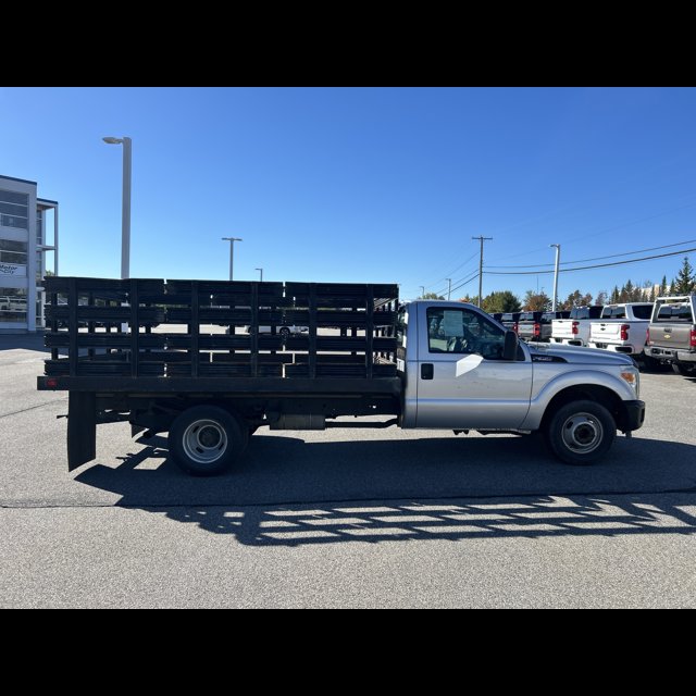 2012 Ford Super Duty F-350 DRW XL thumbnail 7