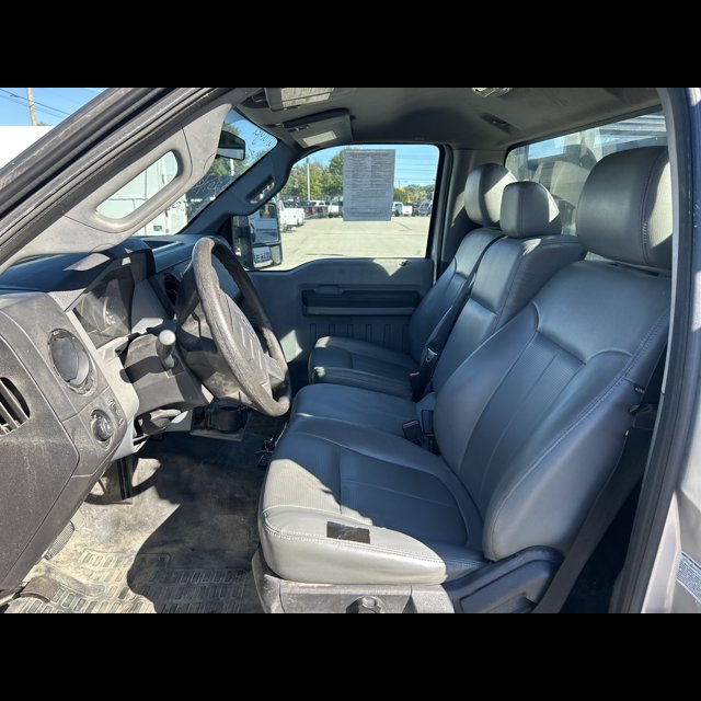 2012 Ford Super Duty F-350 DRW XL thumbnail 8