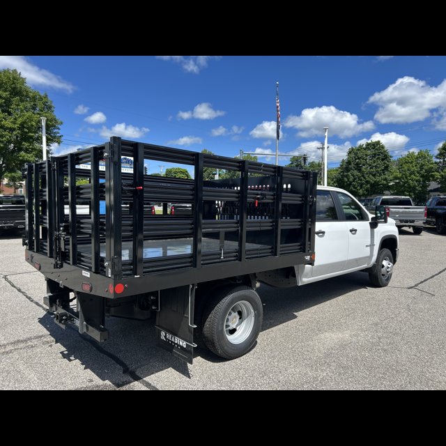 2026 Chevrolet Silverado 3500HD CC Work Truck thumbnail 2
