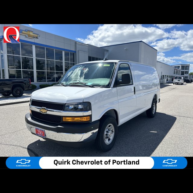 2026 Chevrolet Express Cargo Van Base