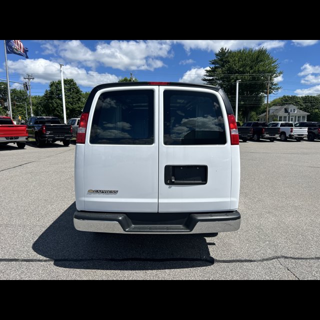 2026 Chevrolet Express Cargo Van Base thumbnail 4