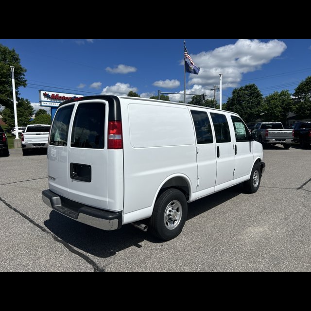 2026 Chevrolet Express Cargo Van Base thumbnail 2