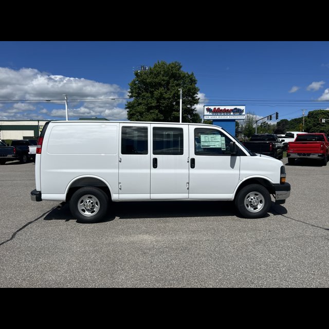 2026 Chevrolet Express Cargo Van Base thumbnail 7
