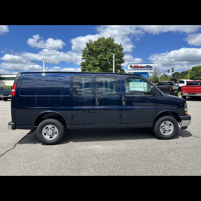 2026 Chevrolet Express Cargo Van Base thumbnail 7