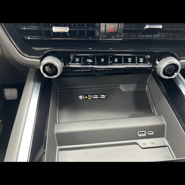 2026 Chevrolet Tahoe Premier thumbnail 15