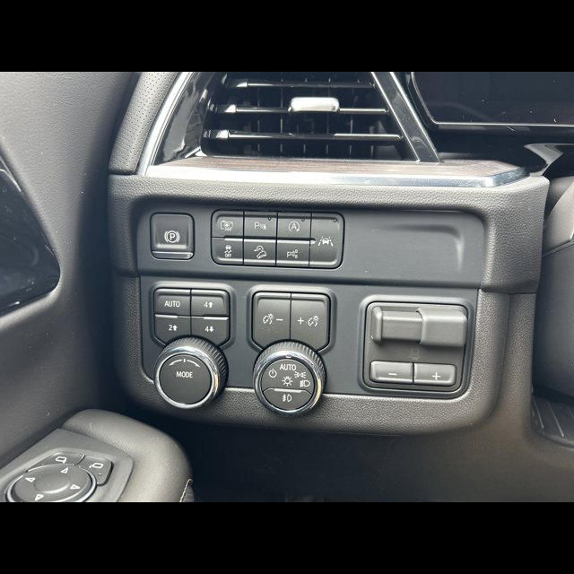 2026 Chevrolet Tahoe Premier thumbnail 16