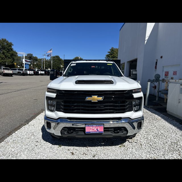 2026 Chevrolet Silverado 3500HD CC Work Truck thumbnail 3