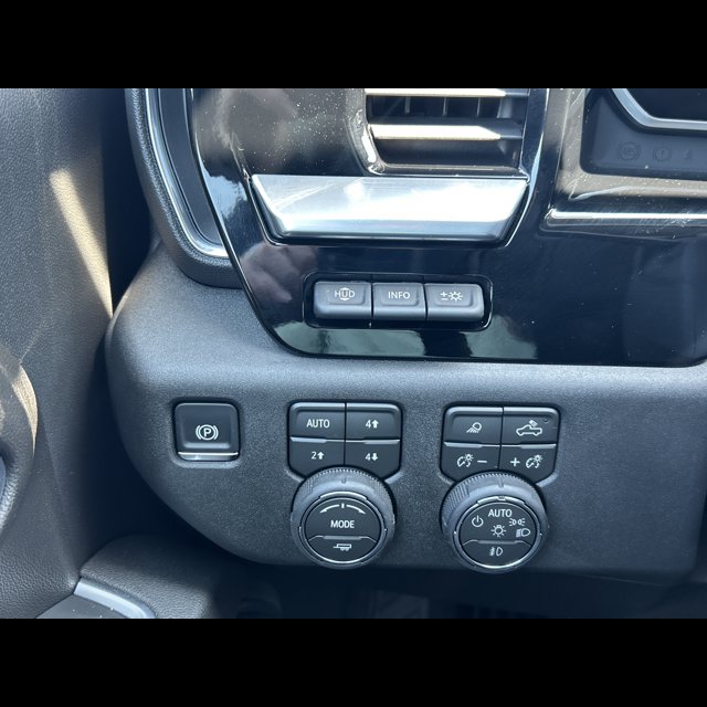 2026 Chevrolet Silverado 2500HD LTZ thumbnail 15