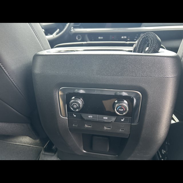 2026 Chevrolet Tahoe Premier thumbnail 14
