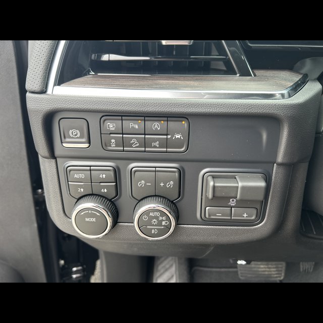 2026 Chevrolet Tahoe Premier thumbnail 16