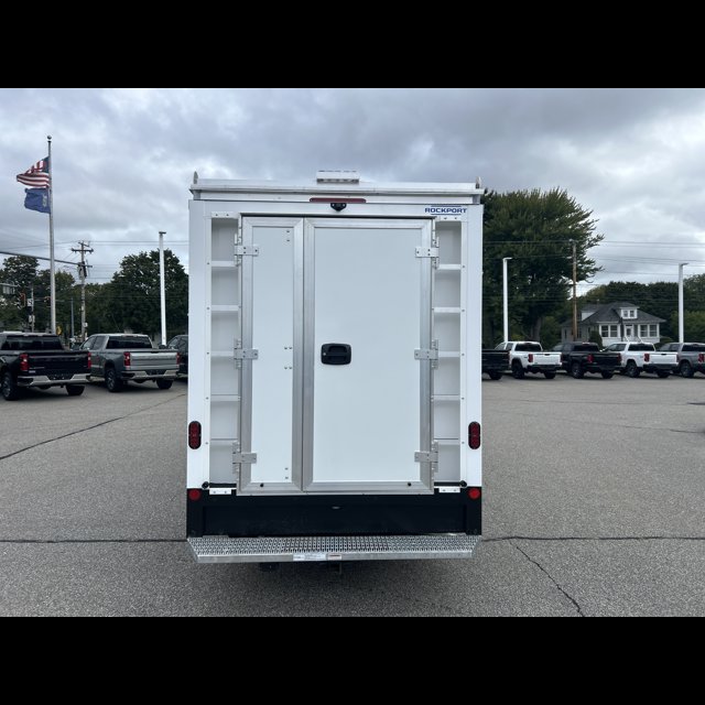 2026 Chevrolet Express Commercial Cutaway Base thumbnail 4