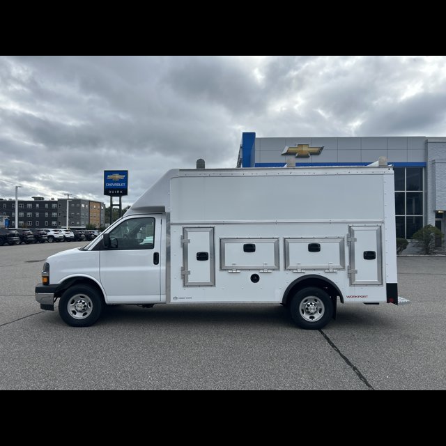 2026 Chevrolet Express Commercial Cutaway Base thumbnail 6