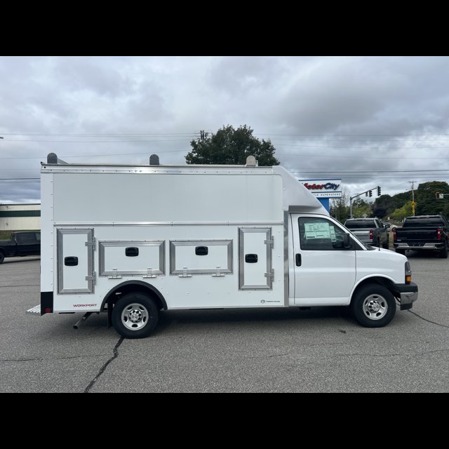 2026 Chevrolet Express Commercial Cutaway Base thumbnail 7