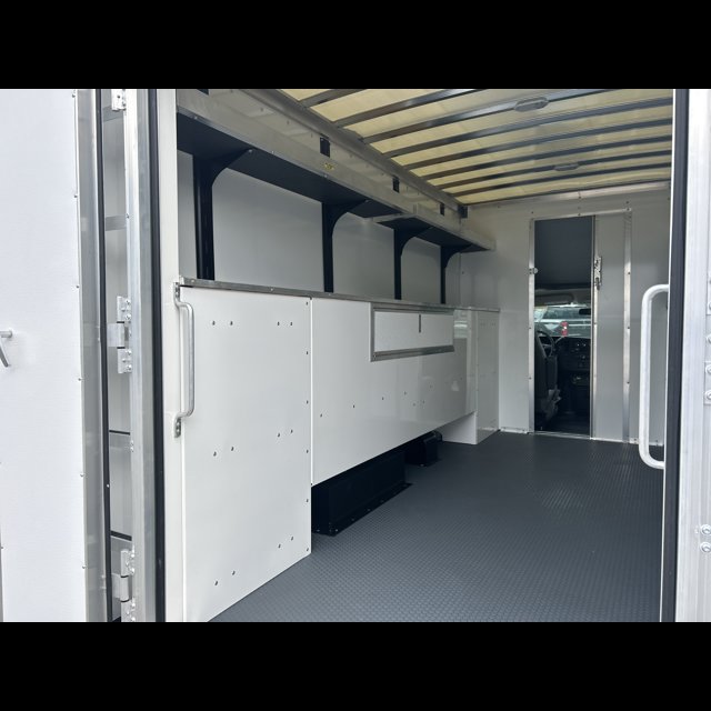 2026 Chevrolet Express Commercial Cutaway Base thumbnail 10