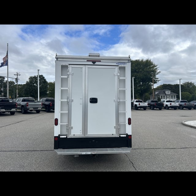 2026 Chevrolet Express Commercial Cutaway Base thumbnail 4