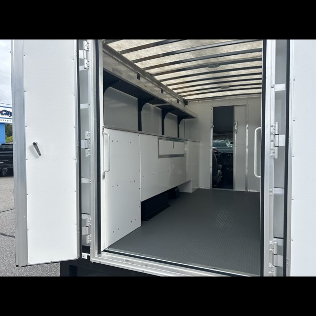 2026 Chevrolet Express Commercial Cutaway Base thumbnail 10