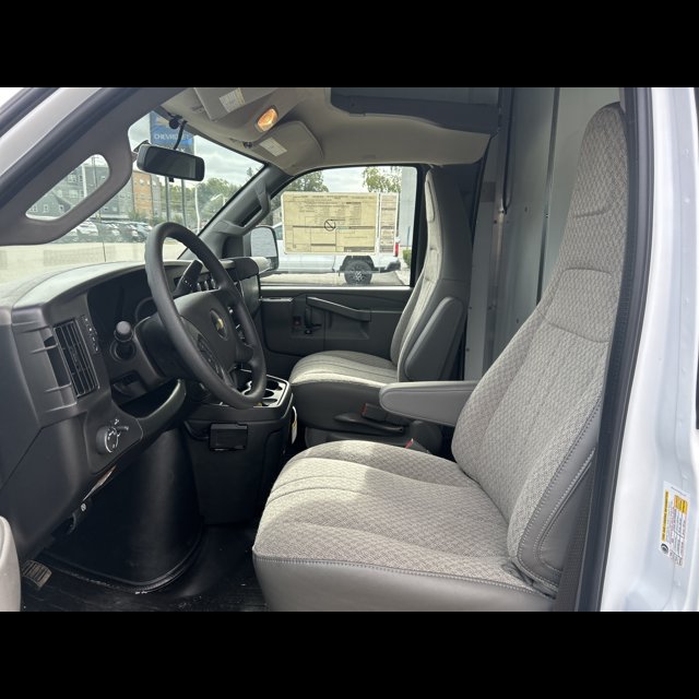 2026 Chevrolet Express Commercial Cutaway Base thumbnail 12