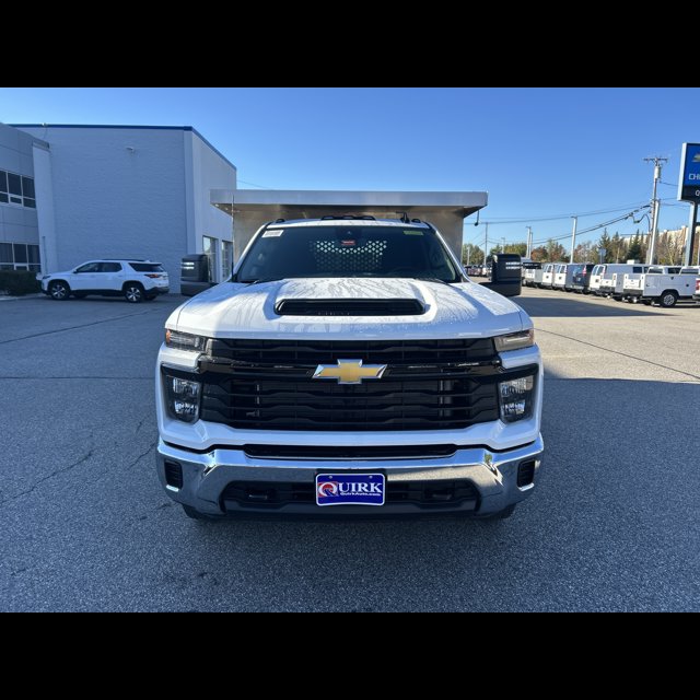 2026 Chevrolet Silverado 3500HD CC Work Truck thumbnail 3