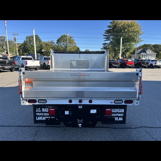 2026 Chevrolet Silverado 3500HD CC Work Truck thumbnail 4