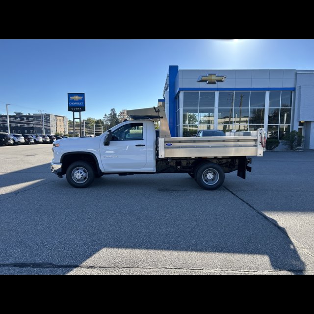 2026 Chevrolet Silverado 3500HD CC Work Truck thumbnail 6