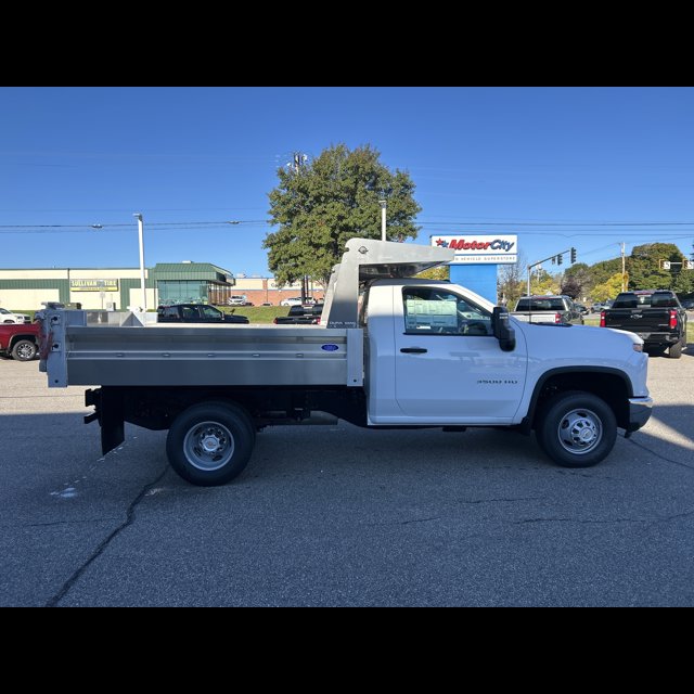 2026 Chevrolet Silverado 3500HD CC Work Truck thumbnail 7