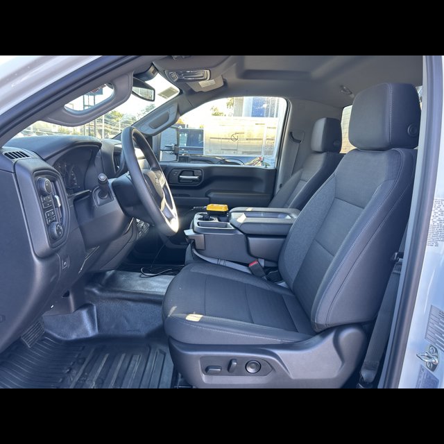 2026 Chevrolet Silverado 3500HD CC Work Truck thumbnail 9