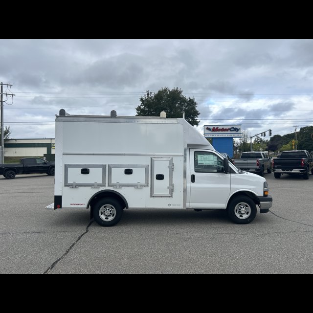 2026 Chevrolet Express Commercial Cutaway Base thumbnail 7