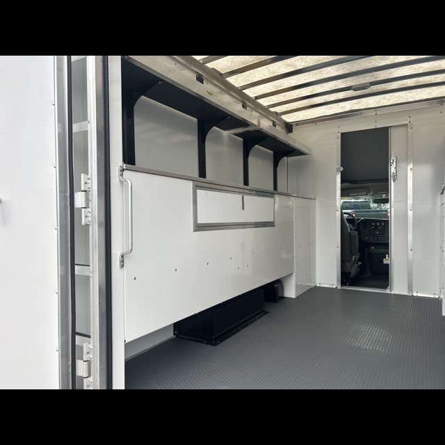 2026 Chevrolet Express Commercial Cutaway Base thumbnail 10