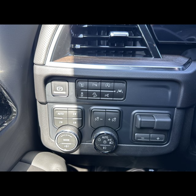 2026 Chevrolet Tahoe High Country thumbnail 16
