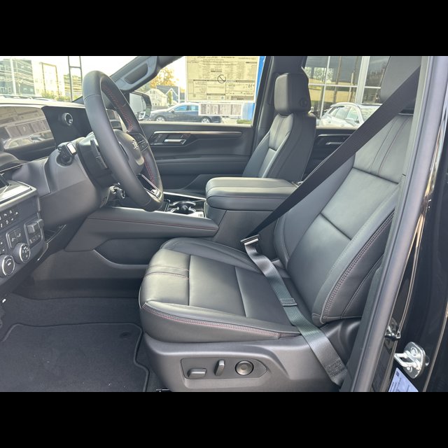 2027 Chevrolet Suburban RST thumbnail 9