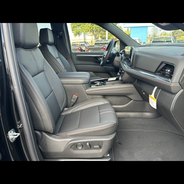 2027 Chevrolet Suburban RST thumbnail 10