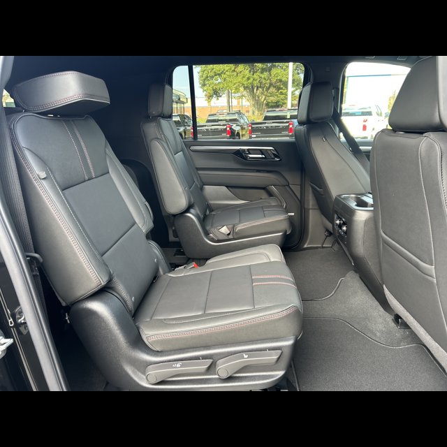 2027 Chevrolet Suburban RST thumbnail 11
