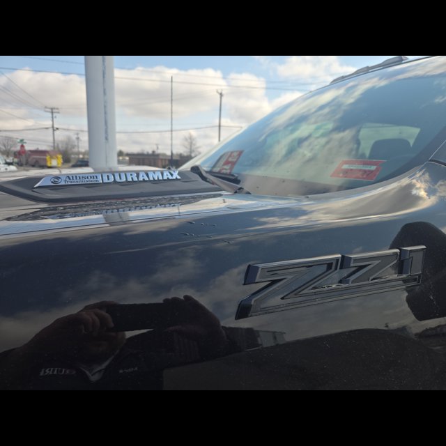 2024 Chevrolet Silverado 2500HD Custom thumbnail 3