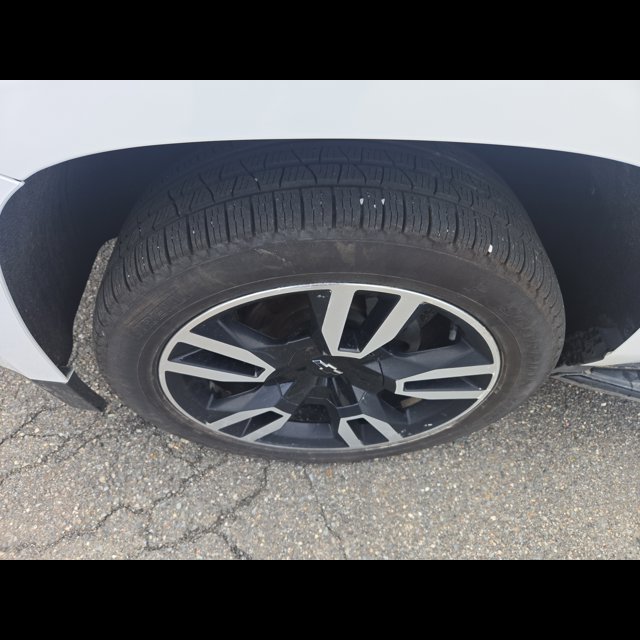 2019 Chevrolet Tahoe Premier thumbnail 2