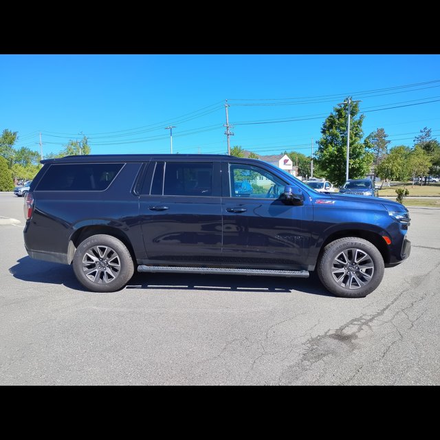 2022 Chevrolet Suburban Z71 thumbnail 4