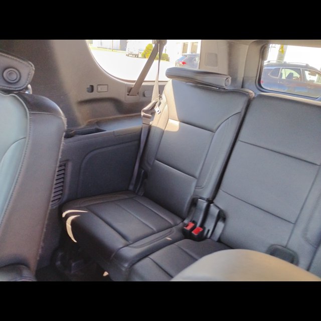 2022 Chevrolet Suburban Z71 thumbnail 9