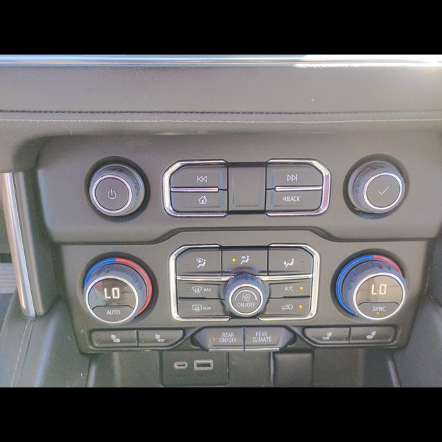 2022 Chevrolet Suburban Z71 thumbnail 17