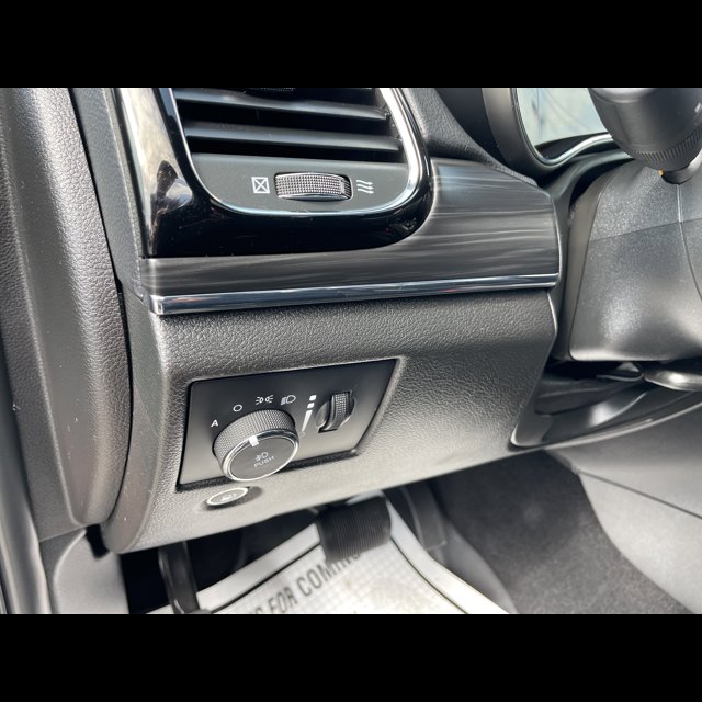 2021 Jeep Grand Cherokee 80th Anniversary thumbnail 17