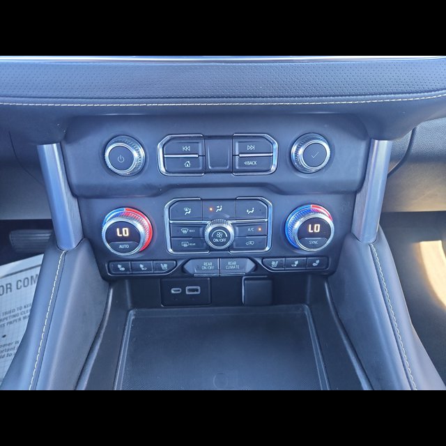 2022 GMC Yukon SLT thumbnail 16