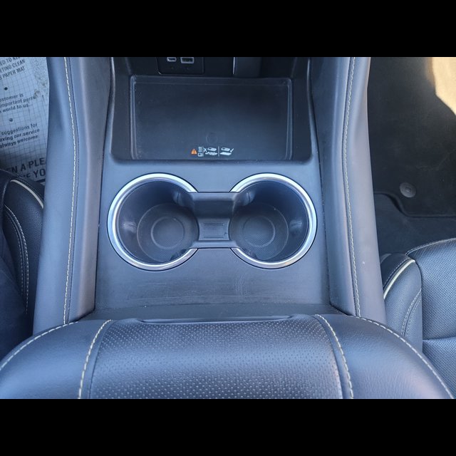 2022 GMC Yukon SLT thumbnail 18