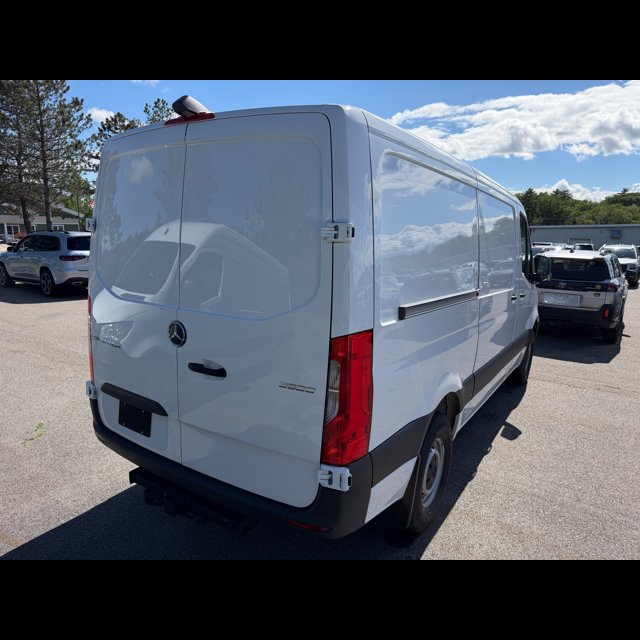 2026 Mercedes-Benz Sprinter Cargo Van Base thumbnail 4