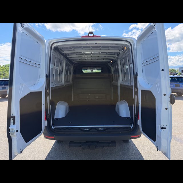2026 Mercedes-Benz Sprinter Cargo Van Base thumbnail 5