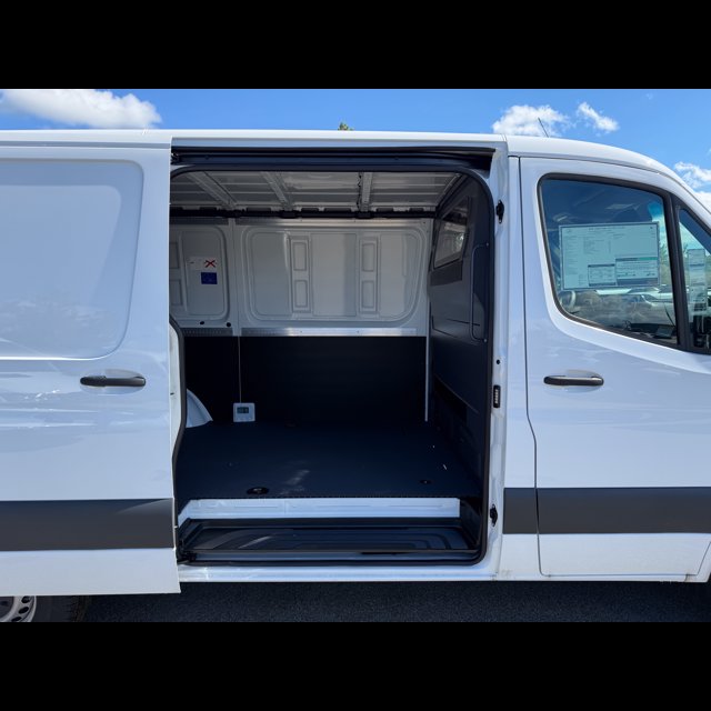 2026 Mercedes-Benz Sprinter Cargo Van Base thumbnail 3