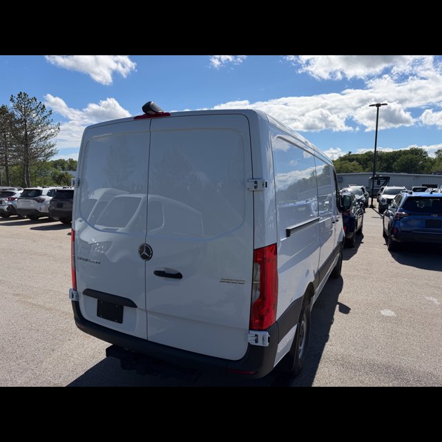 2026 Mercedes-Benz Sprinter Cargo Van Base thumbnail 4