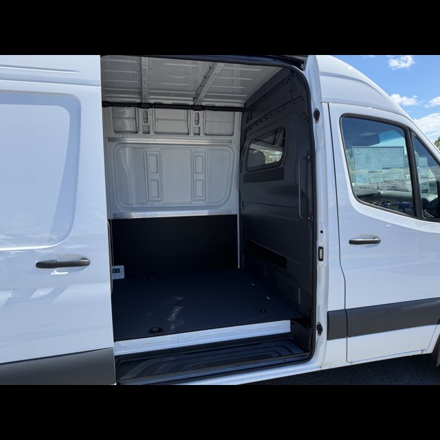 2026 Mercedes-Benz Sprinter Cargo Van Base thumbnail 3