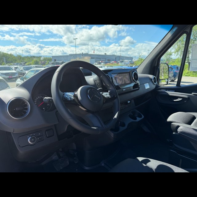 2026 Mercedes-Benz Sprinter Cargo Van Base thumbnail 6