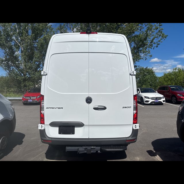 2026 Mercedes-Benz Sprinter Cargo Van Base thumbnail 3