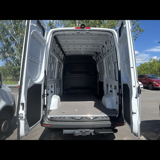 2026 Mercedes-Benz Sprinter Cargo Van Base thumbnail 9