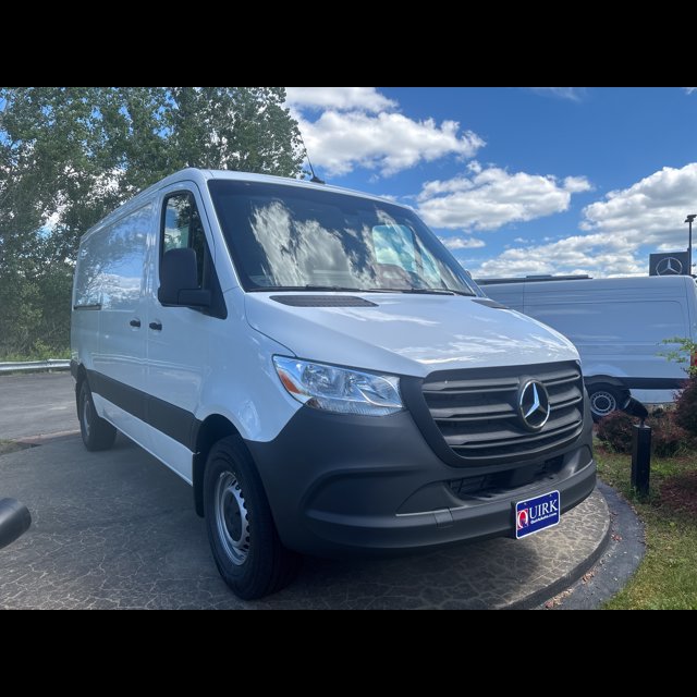 2026 Mercedes-Benz Sprinter Cargo Van Worker thumbnail 6